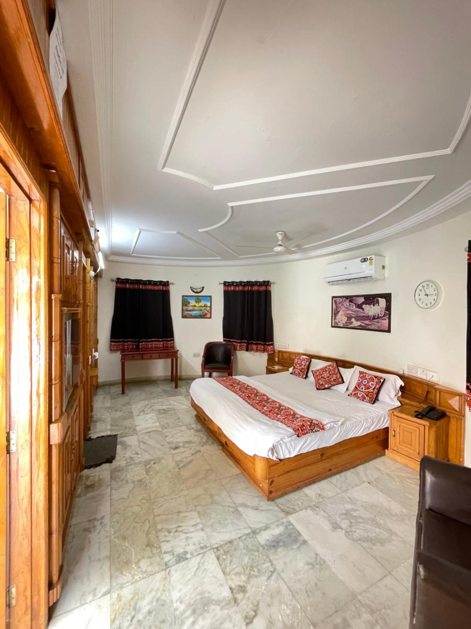 Stay Guru Resort Farm Villa Бхудж Экстерьер фото