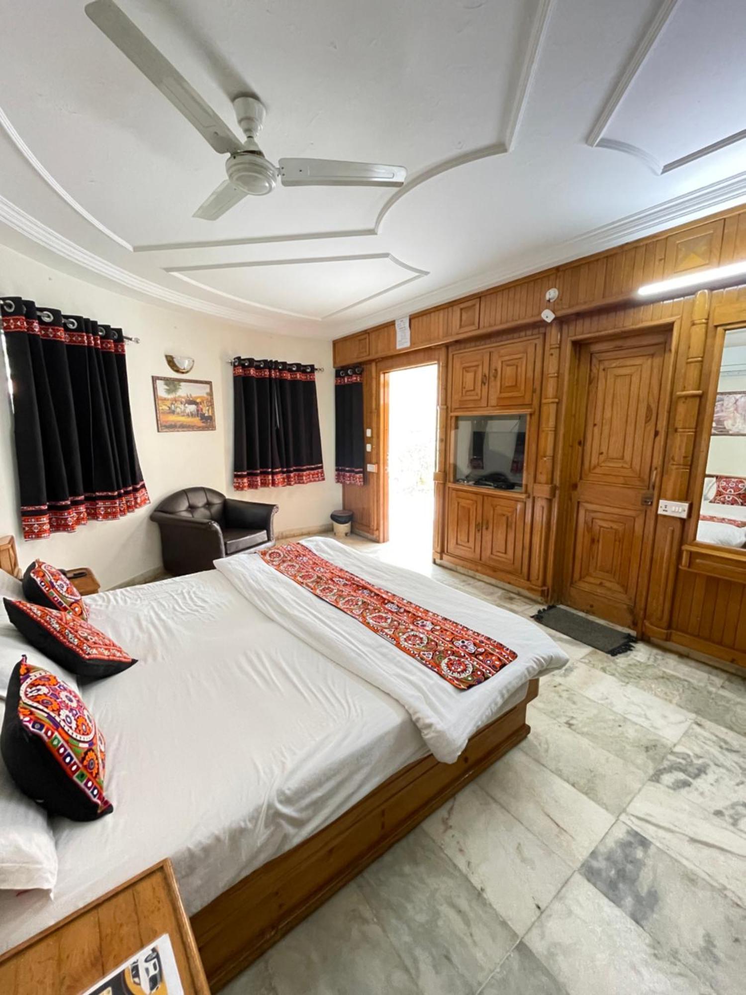 Stay Guru Resort Farm Villa Бхудж Экстерьер фото